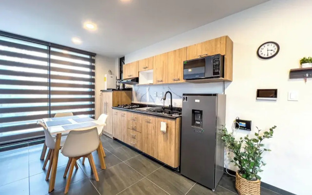 Cozy Apartment for 4 Guests with Parking