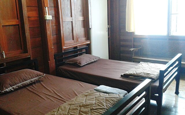 Ray Nu Guest House