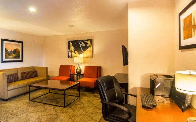 Quality Inn & Suites Garland - East Dallas