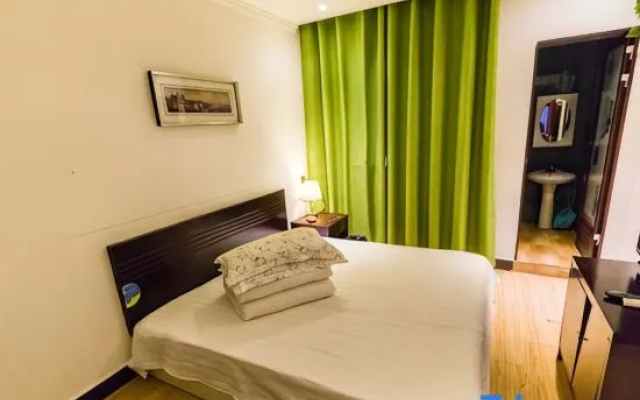 Nanchang Hongshun Hotel (Shuanggang Subway Station Branch)