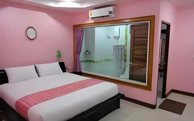 The Boss Grand Tower Hotel