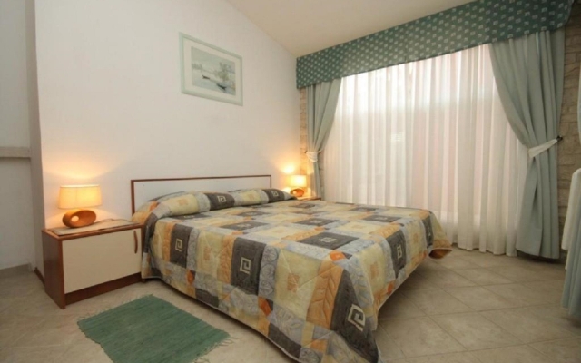 Apartment Mimi - with swimming pool A4 Christa  Krnica, Istria