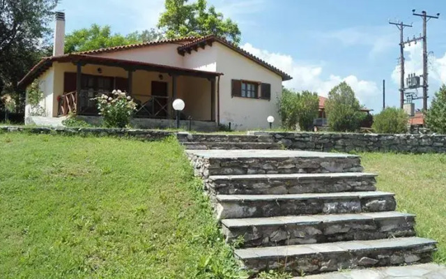 Iniohos Guesthouse