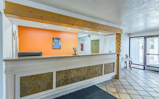 Motel 6 Santa Fe Central