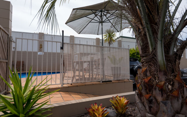 Baywatch Motor Inn