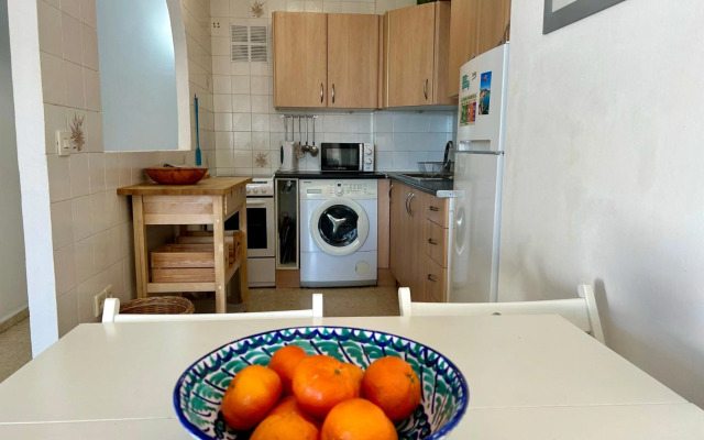 Casa con terraza y hermoso jardín comunal