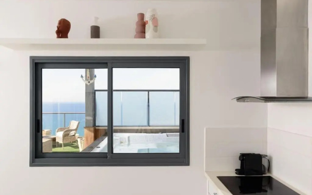 Jacuzzi Penthouse with Sea View in Natanya