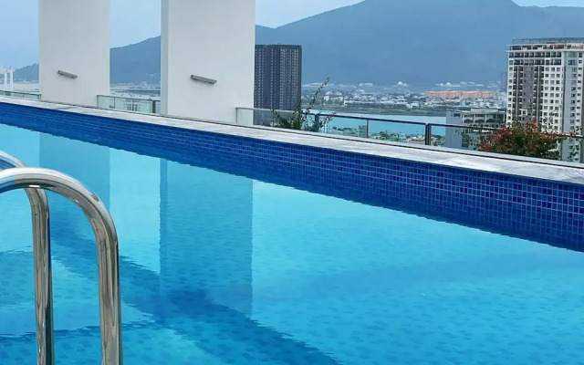 Centre Point Danang Hotel & Residence