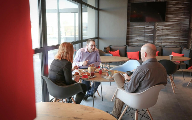 ibis Niort Est Mendes France
