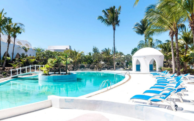 Sun Palm Beach Resort