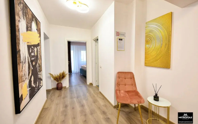 Metropole Apartments Central City