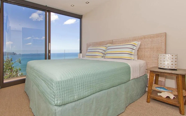 The Lookout - Tairua Holiday Home