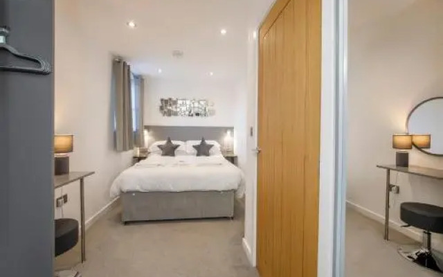 York Luxury Properties - Travel Accommodation