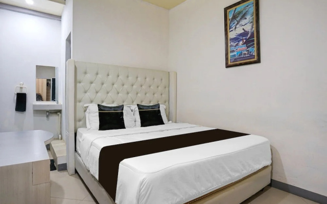 Stylish DBL Suite Escape W/ Free Wifi and Parking – Guest Rooms – Banda Aceh