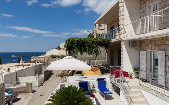 Stuck in the Moment Apartment