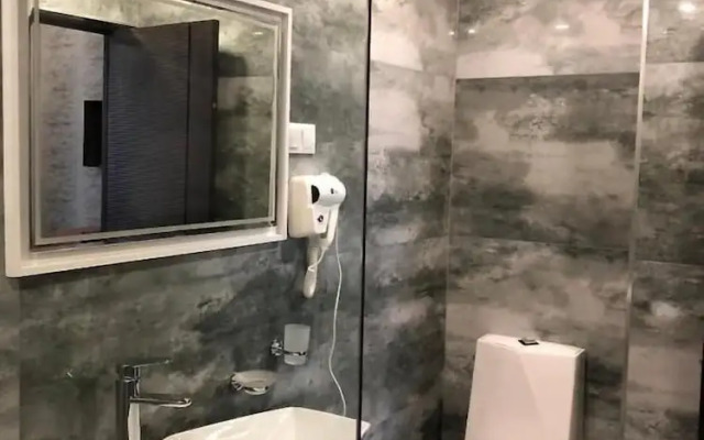 V hotel & tours