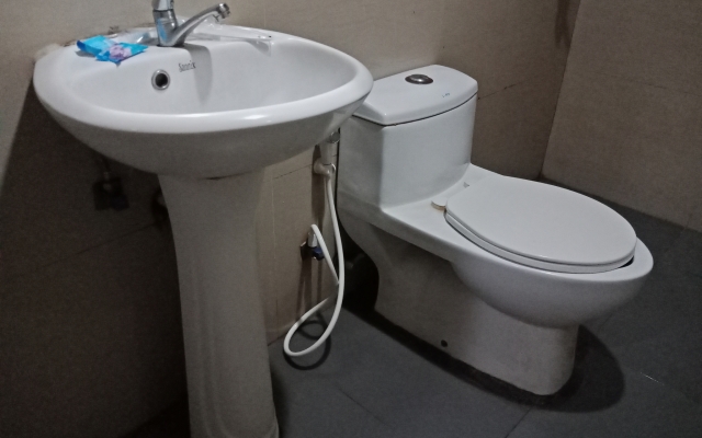 OYO 2574 Z Suites Hotel