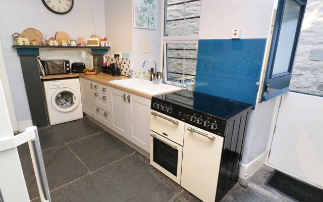 2 Emma Place, Bodmin