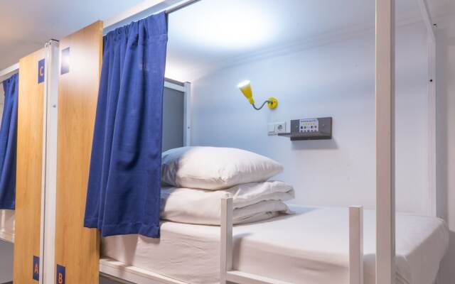 ololoFreelander work and travel Hostel