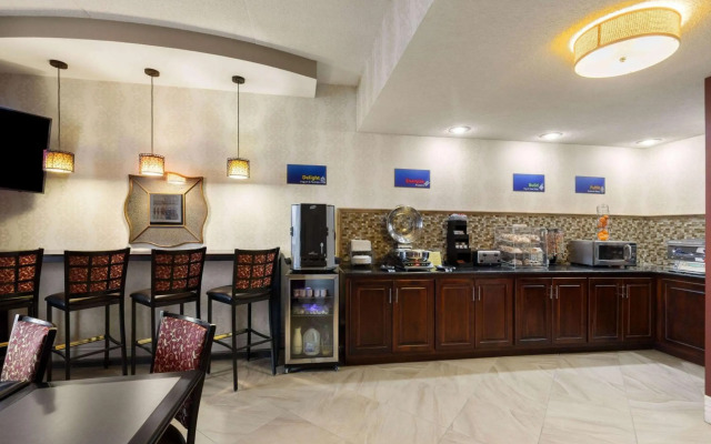 Days Inn by Wyndham Columbia Kentucky