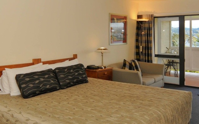 Baycrest Lodge – Guest Rooms – Taupo