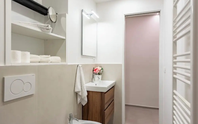 Lovely Flat In Genova Historic Center B