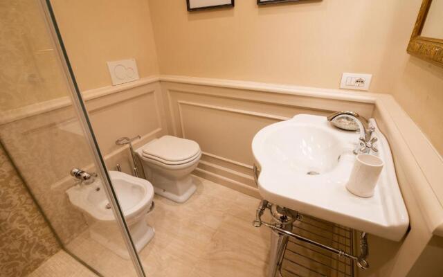 Noble Floor Luxury Apartments Gina