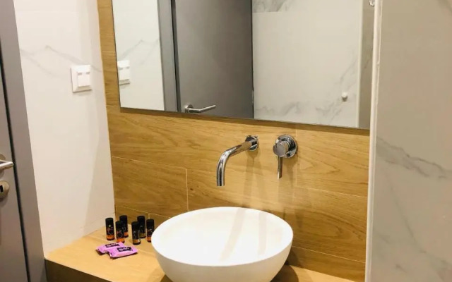 Metropolitan Complex Suite 2@faliro