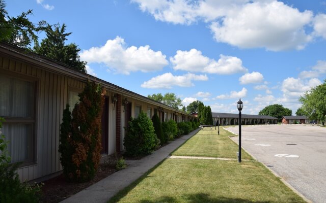 Festival Courtyard Inn