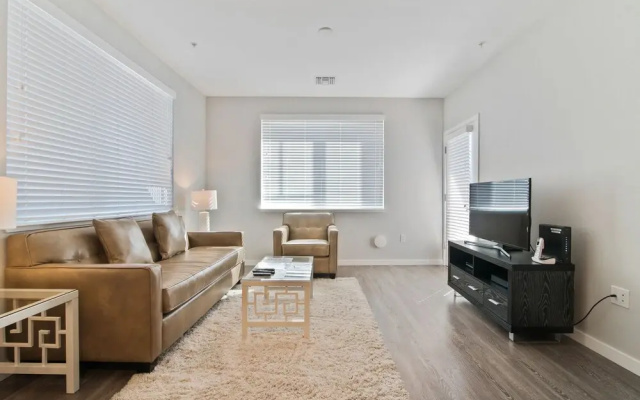 Global Luxury Suites in Menlo Park