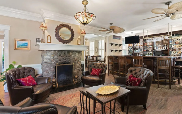 Village Inn and Pub - Adults Only