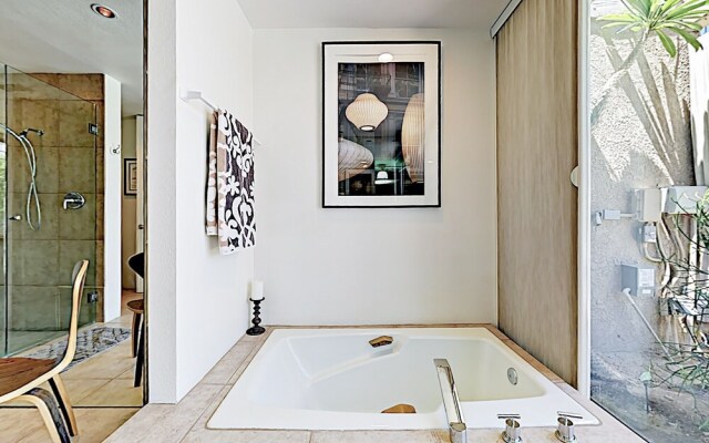 Modern Palm Springs Condo by RedAwning