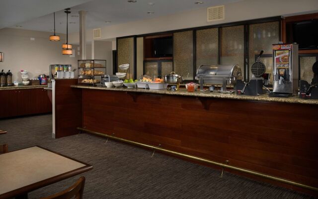 Country Inn & Suites by Radisson, Portland International Airport, OR