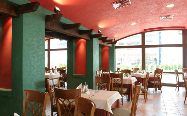 Hrizantema- All Inclusive Hotel