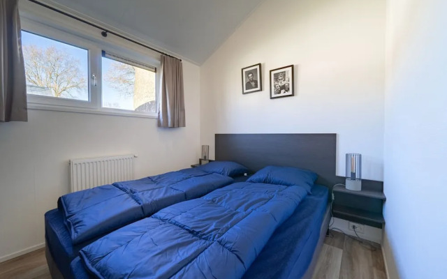 Comfortable Chalet With Microwave, Near Efteling