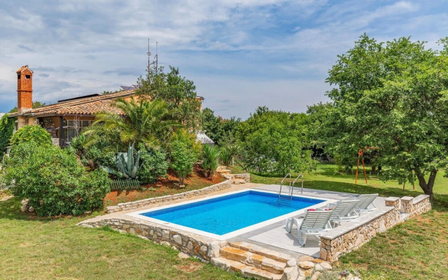 Stunning Home in Valtura With Wifi and 3 Bedrooms