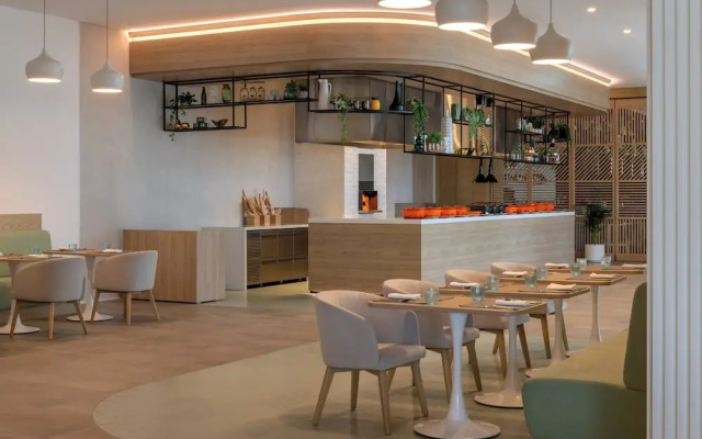 Staybridge Suites Dubai Business Bay by IHG