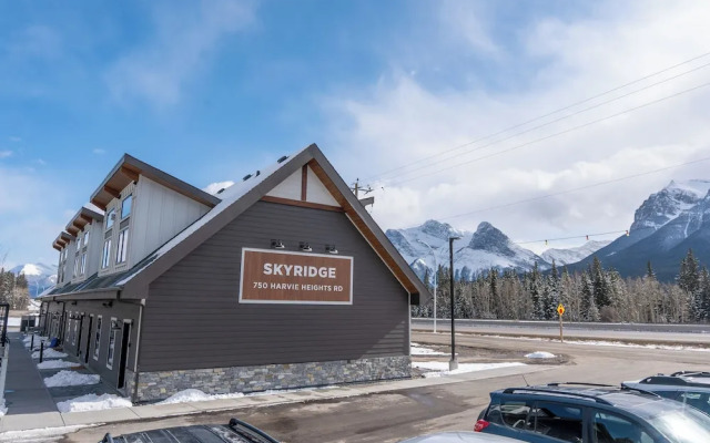 Skyridge 401 by Canmore Premier