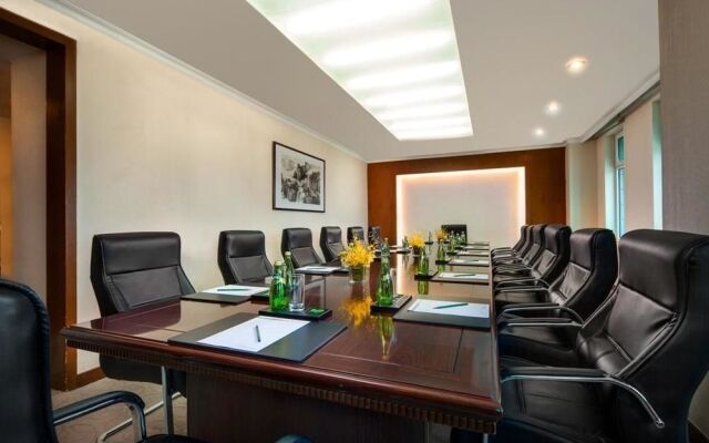 Jinan Luneng Xinyi Business Hotel