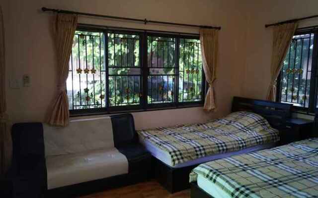 Three Moons Homestay