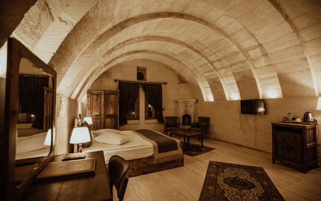 Kismet Cave Mansion