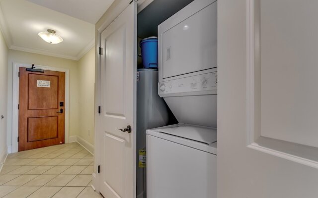 Mar Vista Grande by Condo-World