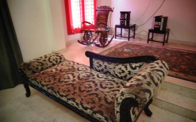 Room in Guest Room - Maplewood Guest House, Neeti Bagh, New Delhiit is a Boutiqu Guest House - Room 2