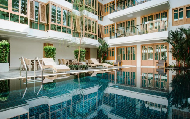 Moon Dragon Hotel