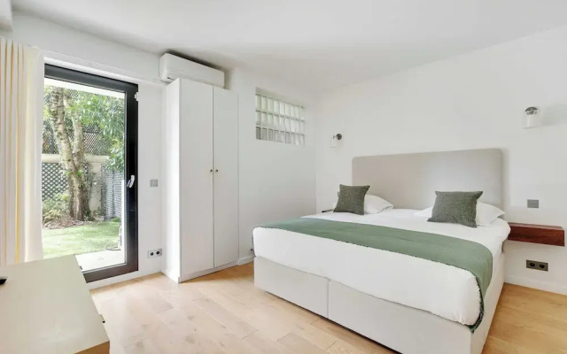 Passy / Eiffel Tower - Amazing 2BR With Garden