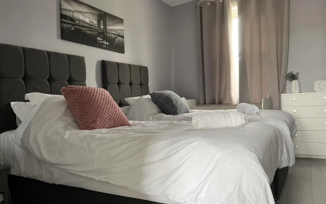 Captivating 2-bed Apartment in Kirkcaldy