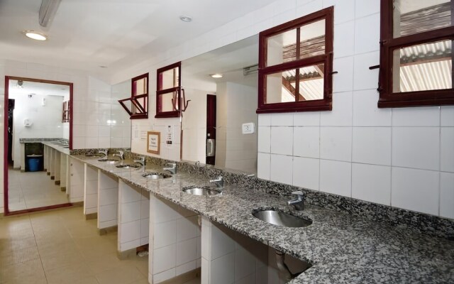 Camping y Hostal El Ovejero