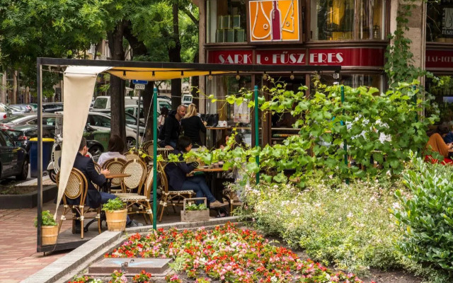 Small Paris