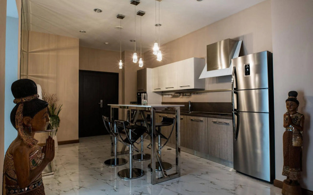 Luxury Apartment at Karon Hill