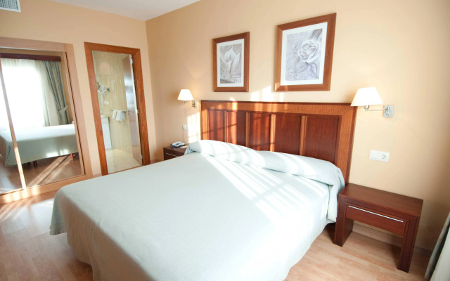 Hotel Santiago de León